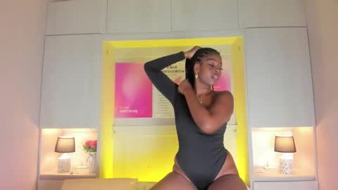 M A R A  online show from 12.15.25