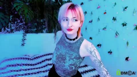 Snapshot of kira__cutie chatting on 05.14.26 Kira online show from 05.14.26