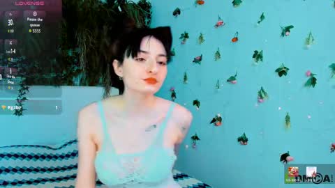Snapshot of kira__cutie chatting on 05.23.26 Kira online show from 05.23.26
