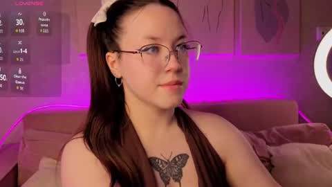 Snapshot of kira_be11 chatting on 06.18.26 Kira Be11 online show from 06.18.26