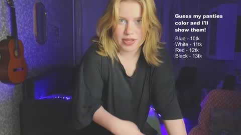 Snapshot of kira_citro chatting on 09.13.25 Kira  NEXT STREAM December 4 5pm CET  11am EST online show from 09.13.25
