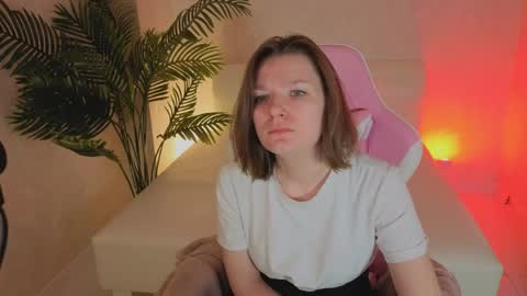 Snapshot of kira_hatti chatting on 05.31.26 Kira online show from 05.31.26