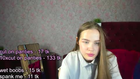 Snapshot of kira_here_ chatting on 06.10.26 Kira online show from 06.10.26