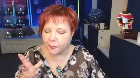 Kira Kennet online show from 11.21.25