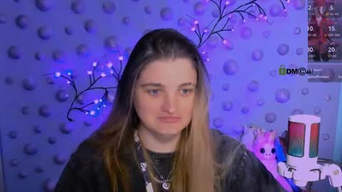 kira_melt online show from 04.14.26