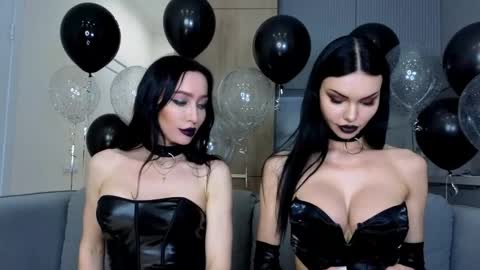 Snapshot of kira_mmr chatting on 10.30.25 Kira and friends online show from 10.30.25
