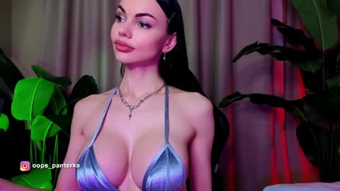 Snapshot of kira_mmr chatting on 03.29.26 Kira and friends online show from 03.29.26