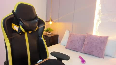 Snapshot of kira_relish chatting on 05.15.26 K I R A online show from 05.15.26