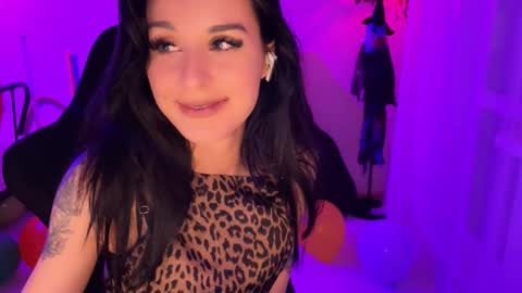 Kira online show from 10.16.25