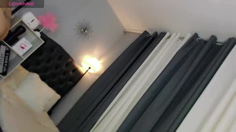 KIRA online show from 02.09.25