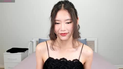 Snapshot of kiraeko chatting on 04.17.26 kiraeko online show from 04.17.26