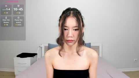 Snapshot of kiraeko chatting on 04.18.26 kiraeko online show from 04.18.26