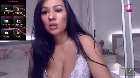 kiramaes online show from 11.21.25