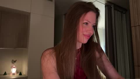 Snapshot of kiramystery chatting on 12.21.25 Kira online show from 12.21.25