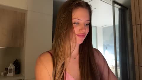 Snapshot of kiramystery chatting on 03.17.26 Kira online show from 03.17.26