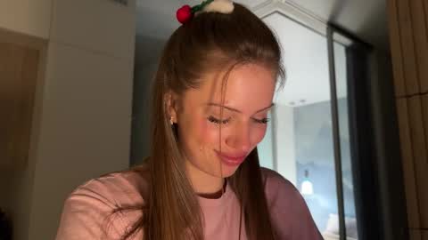 Snapshot of kiramystery chatting on 03.18.26 Kira online show from 03.18.26