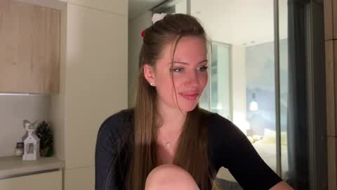 Snapshot of kiramystery chatting on 04.16.26 Kira online show from 04.16.26
