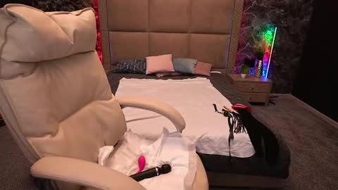 Kira online show from 02.26.25