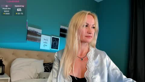 KiraSun online show from 09.24.25