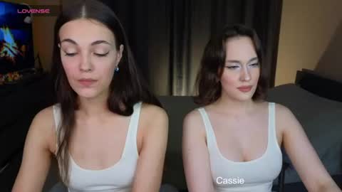 Snapshot of kiraturner chatting on 06.23.26 Kira cute online show from 06.23.26