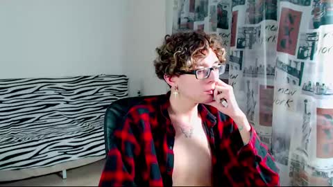 Snapshot of kiriae21 chatting on 03.11.25 Alan online show from 03.11.25