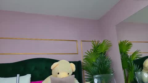 Kirra online show from 11.05.25