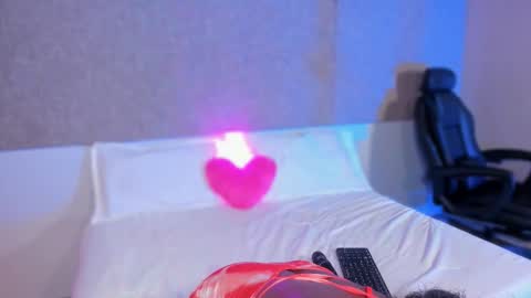 kishalove_ online show from 10.28.25