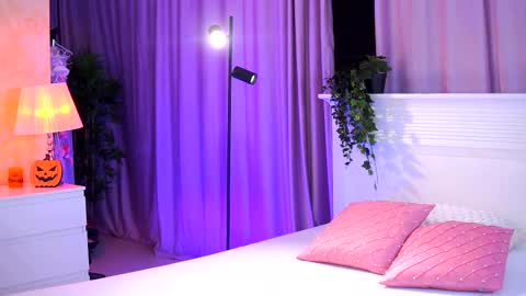 Kiss Jess online show from 11.05.25