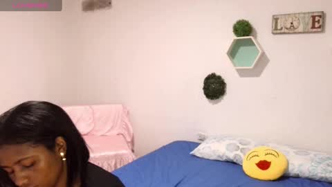 Snapshot of kiss_violet chatting on 12.17.24 Violet online show from 12.17.24