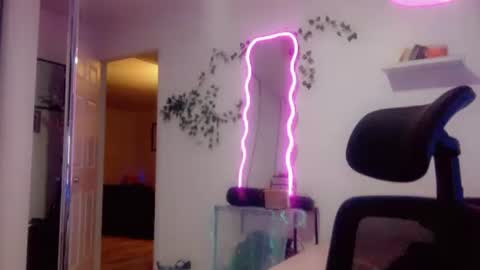 Kissah Kreampuff online show from 10.13.25