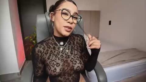 Snapshot of kisscocoaxo chatting on 06.16.26 cocoa online show from 06.16.26