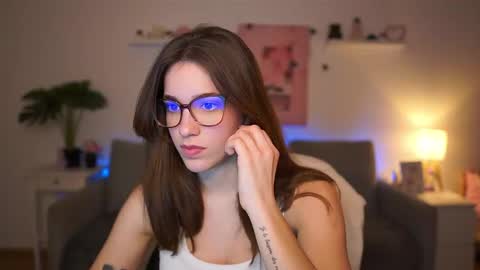 Snapshot of kissiecat chatting on 02.11.26 Sisi online show from 02.11.26