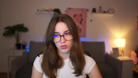 Snapshot of kissiecat chatting on 02.12.26 Sisi online show from 02.12.26