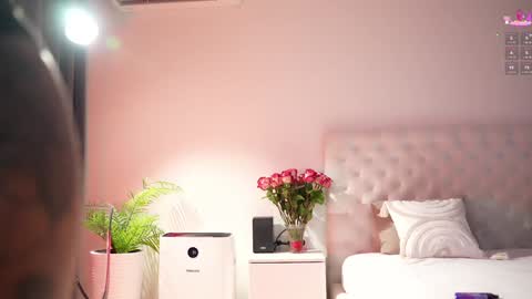 Snapshot of kissing33 chatting on 03.16.26 kissing33 online show from 03.16.26