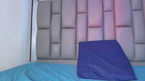 BELLA FLAME online show from 11.19.25