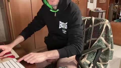 kissofbanned1983 online show from 02.08.26