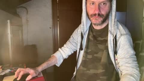 kissofbanned1983 online show from 04.22.26