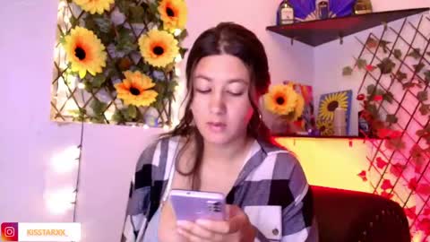 Snapshot of kisstarxxx chatting on 04.29.26 Helena and Brad online show from 04.29.26