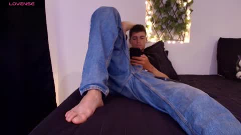 Snapshot of kisstarxxx chatting on 05.13.26 Helena and Brad online show from 05.13.26