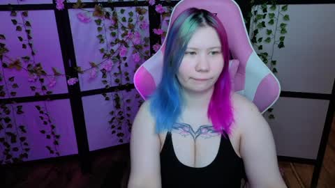 Snapshot of kitsune_little chatting on 05.17.26 kitsune_little online show from 05.17.26