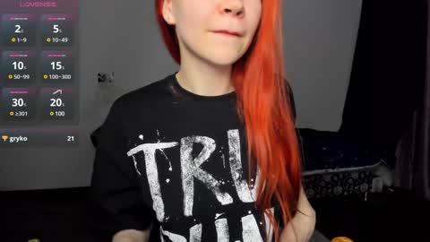 Snapshot of kitsunemoon chatting on 12.07.24 Kitsune online show from 12.07.24