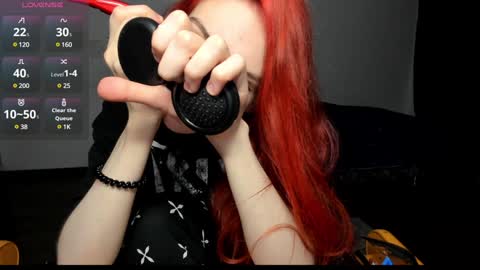 Snapshot of kitsunemoon chatting on 01.11.25 Kitsune online show from 01.11.25