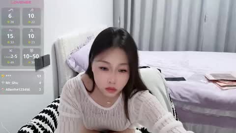 Snapshot of kitten_2001_yoyo chatting on 10.30.25 kitten-2001-yoyo online show from 10.30.25