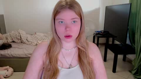 Snapshot of kitten_jenny01 chatting on 05.31.26 Jennyblonde and Emmabrunette online show from 05.31.26