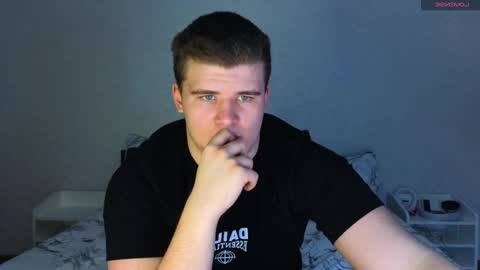 Snapshot of kittenmur chatting on 02.08.25 Vlad online show from 02.08.25