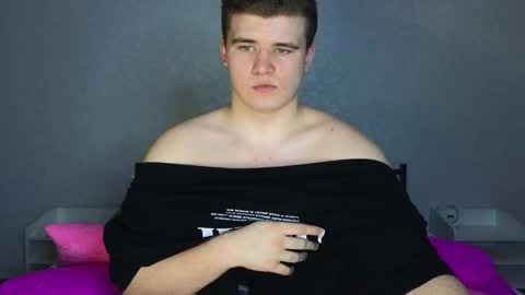 Snapshot of kittenmur chatting on 02.13.25 Vlad online show from 02.13.25