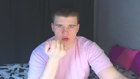 Snapshot of kittenmur chatting on 03.05.25 Vlad online show from 03.05.25