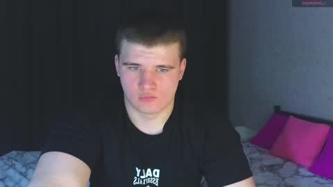 Snapshot of kittenmur chatting on 03.08.25 Vlad online show from 03.08.25