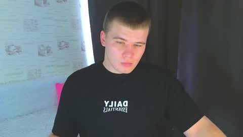 Snapshot of kittenmur chatting on 09.18.25 Vlad online show from 09.18.25