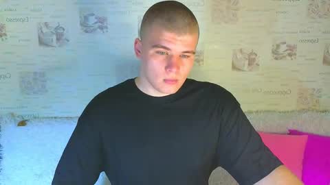 Snapshot of kittenmur chatting on 09.18.25 Vlad online show from 09.18.25